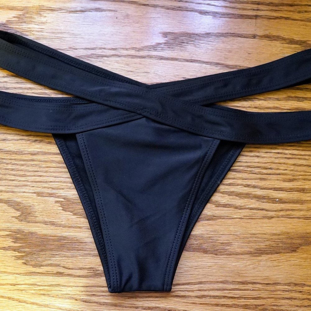 Black bikini bottoms